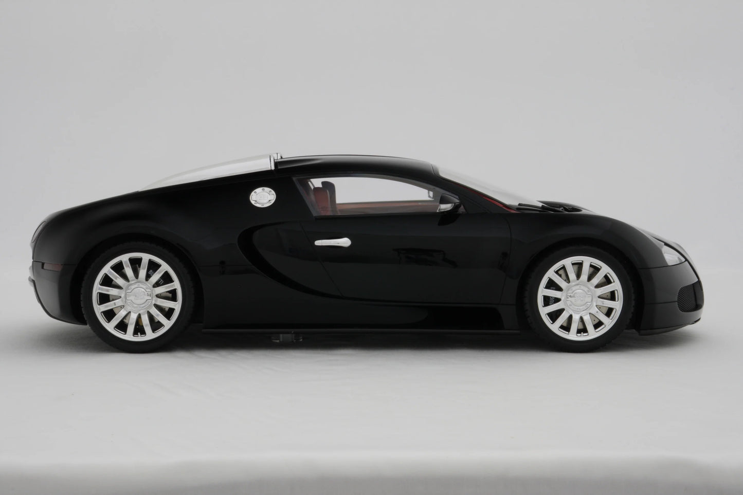 Amalgam (*shipping included*) Bugatti Veyron (2005) LE 1/8 SCALE