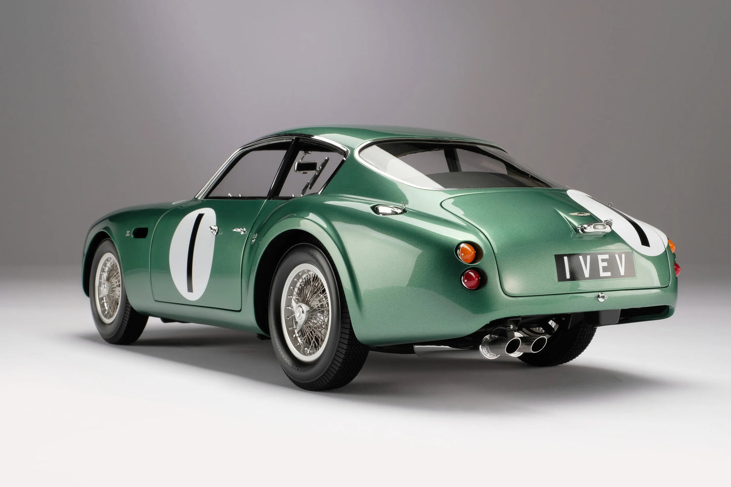 Amalgam (*shipping included*) Aston Martin DB4 GT Zagato 1961 Goodwood TT - Salvadori LE 1:8 SCALE