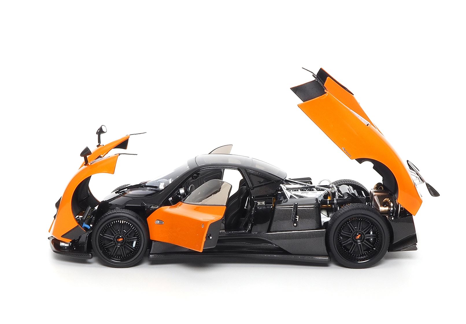 BBR *POSTAGE INCLUDED* Pagani Zonda F diecast full open Arancio St