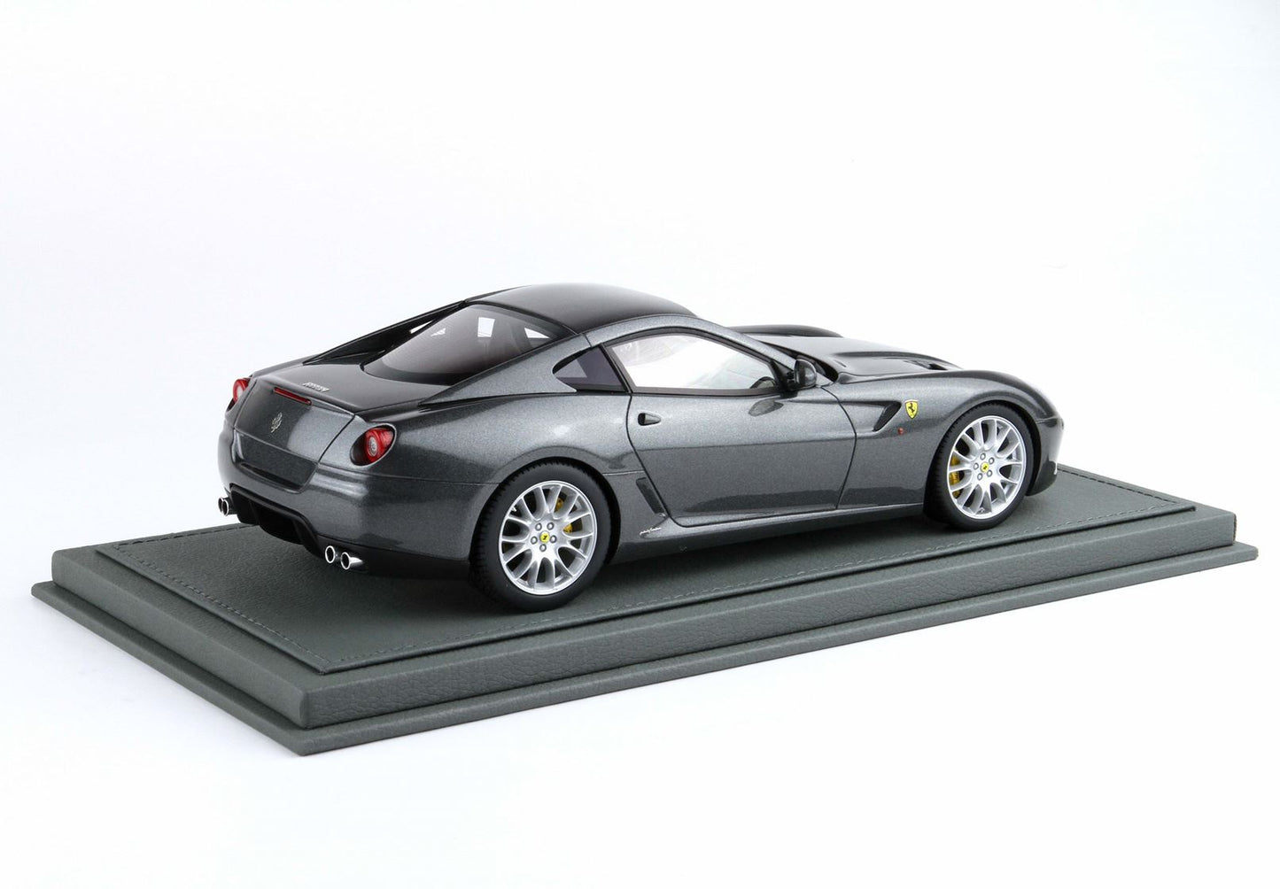 BBR *POSTAGE INCLUDED* FERRARI 599 GTB FIORANO 2006 1/18 Manual Gear Silverstone Grey Avai Q4 2024 BBR1872B Pre-Order