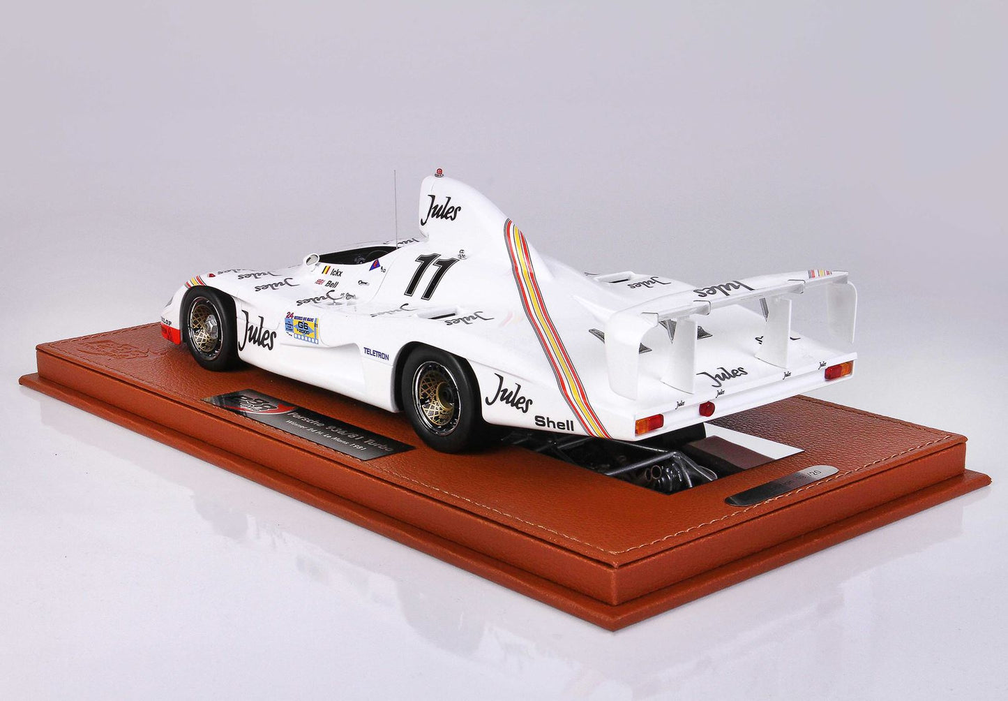 BBR *POSTAGE INCLUDED* Porsche 936/81 Turbo 24 H. Le Mans 1981 Bell- Ickx N° 11 winner red base 1/18 BBRC1853ST