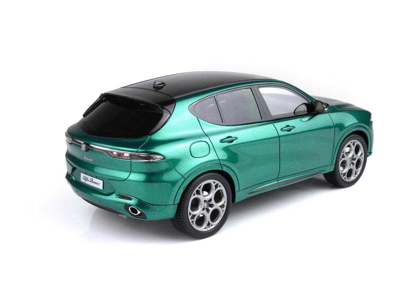 BBR *POSTAGE INCLUDED* Alfa Romeo Tonale Tributo Plug-in Hybrid Green 1/18 Montreal BBRC1858B Pre-Order
