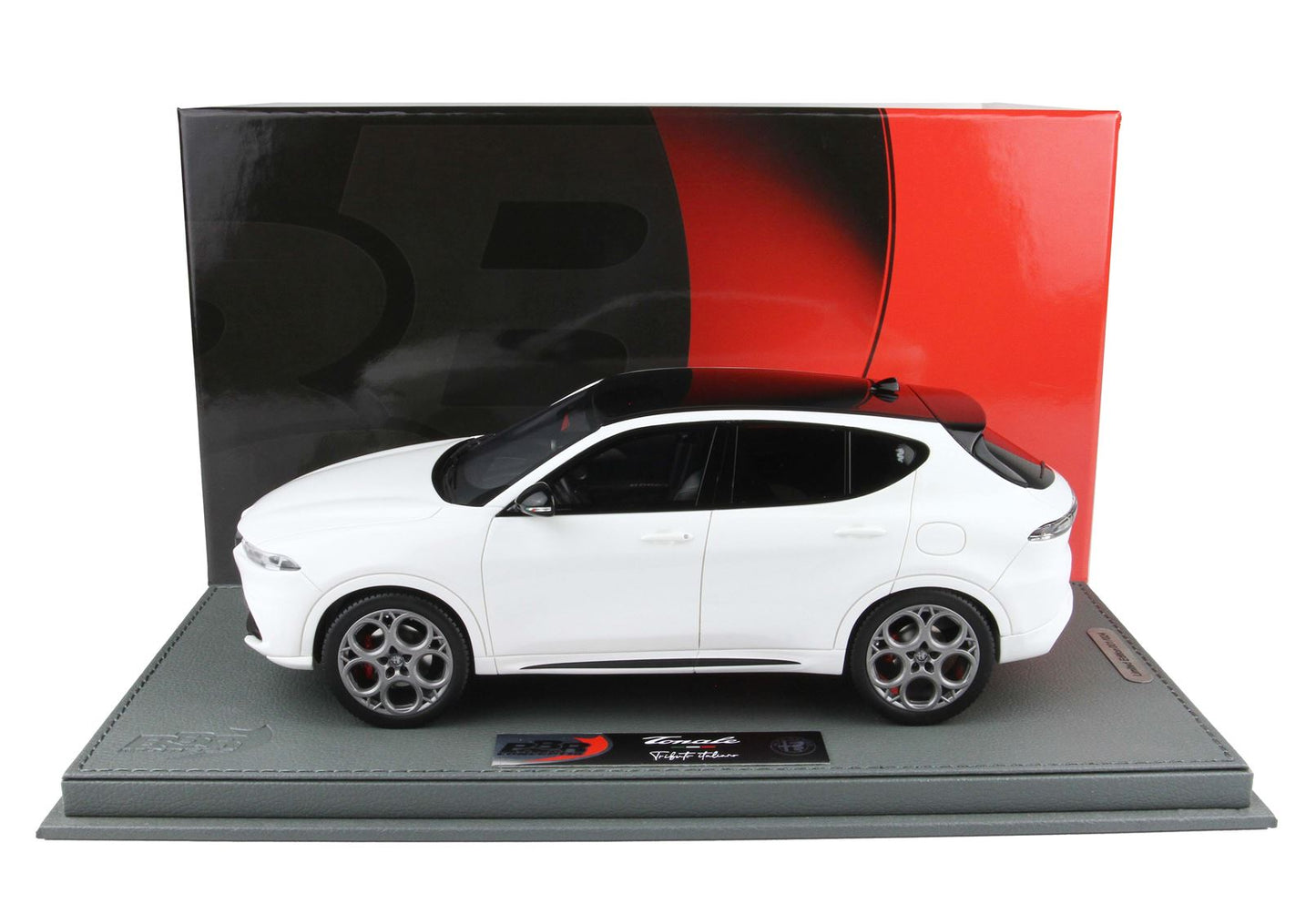 BBR *POSTAGE INCLUDED* Alfa Romeo Tonale Tributo Plug-in Hybrid White Alfa 1/18 BBRC1858C Pr-order