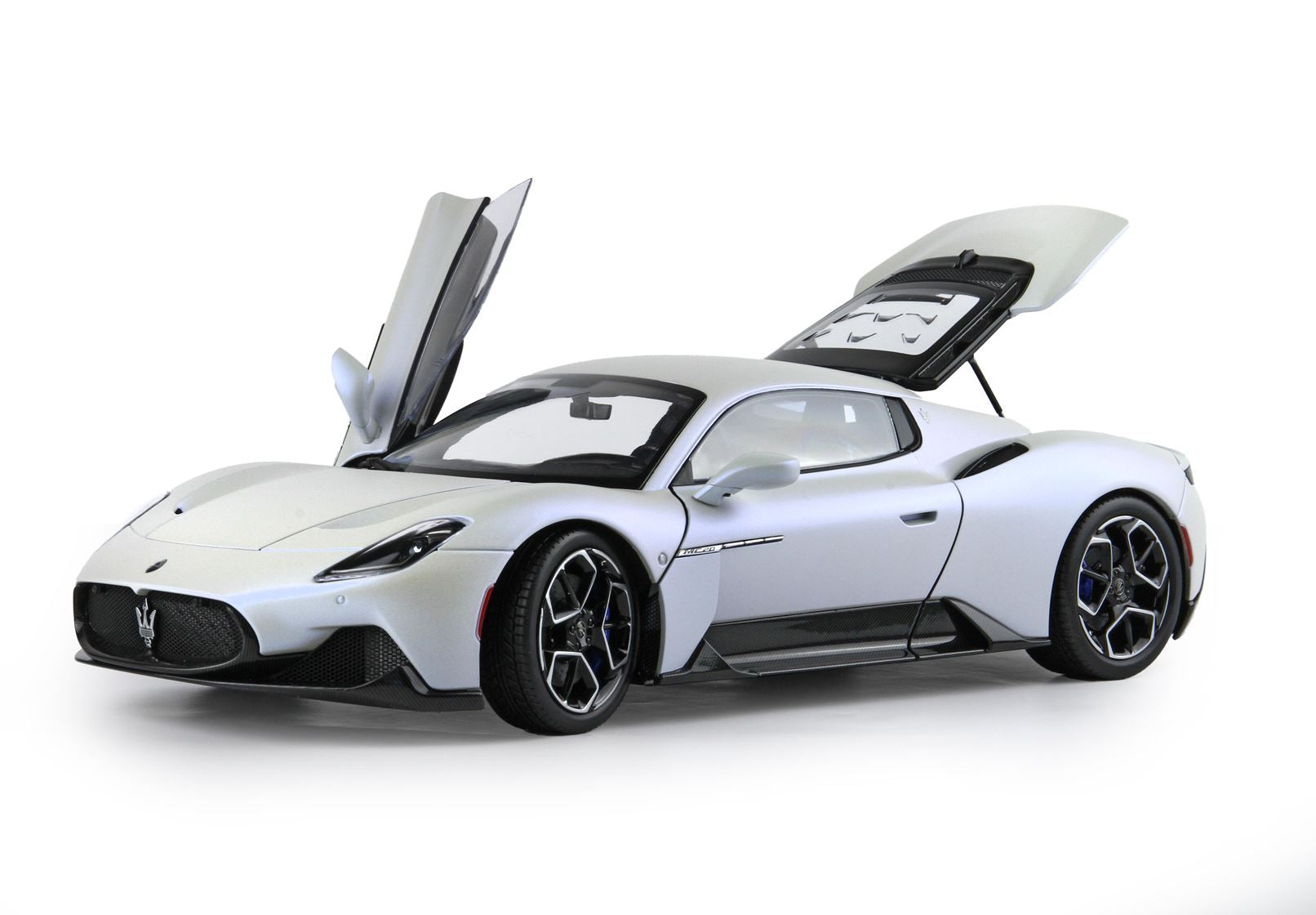 BBR *POSTAGE INCLUDED* Maserati MC20 Bianco Audace 1/18