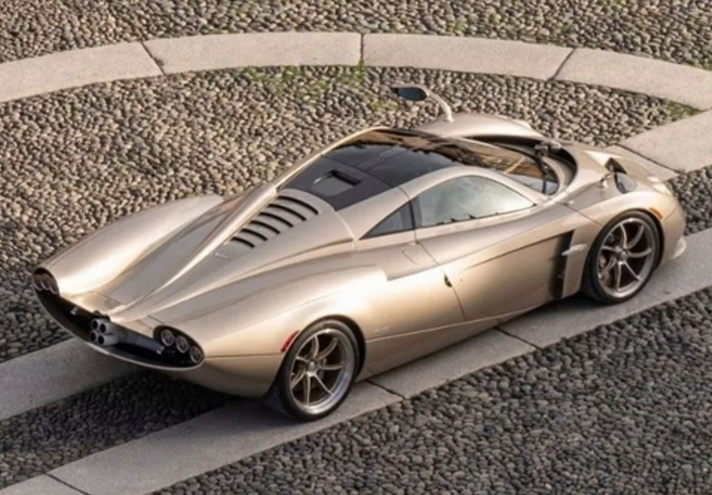 BBR *POSTAGE INCLUDED* Pagani Huayra Codalunga Porsche Gold Bronze Metallic 1/18 P18228D Pre-Order