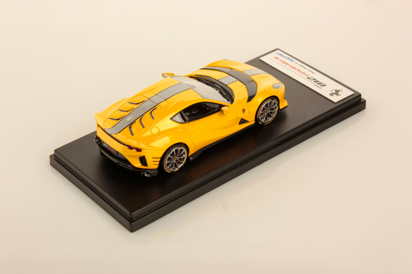 Looksmart *SPEDIZIONE INCLUSA* Ferrari 812 Competizione 1:43 LS530F Giallo Tristrato con livrea grigia
