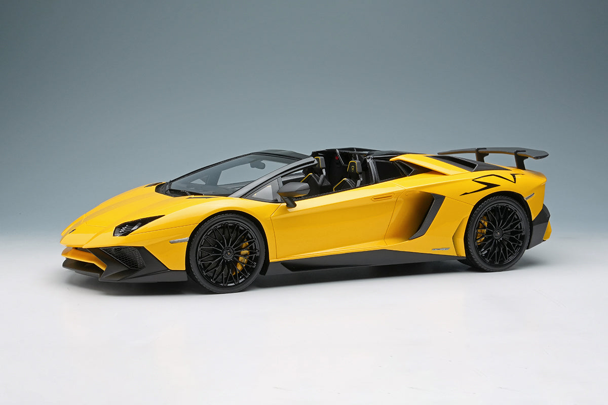 Makeup Lamborghini Aventador LP750-4 SV Roadster 2015 1/18 Yellow