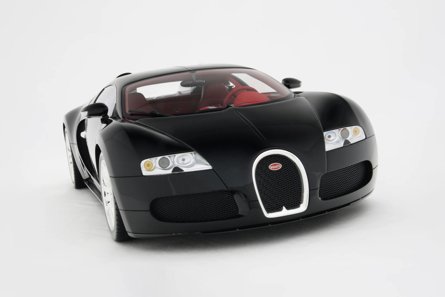 Amalgam Bugatti Veyron (2005) | Limited Edition 1:8 SCALE
