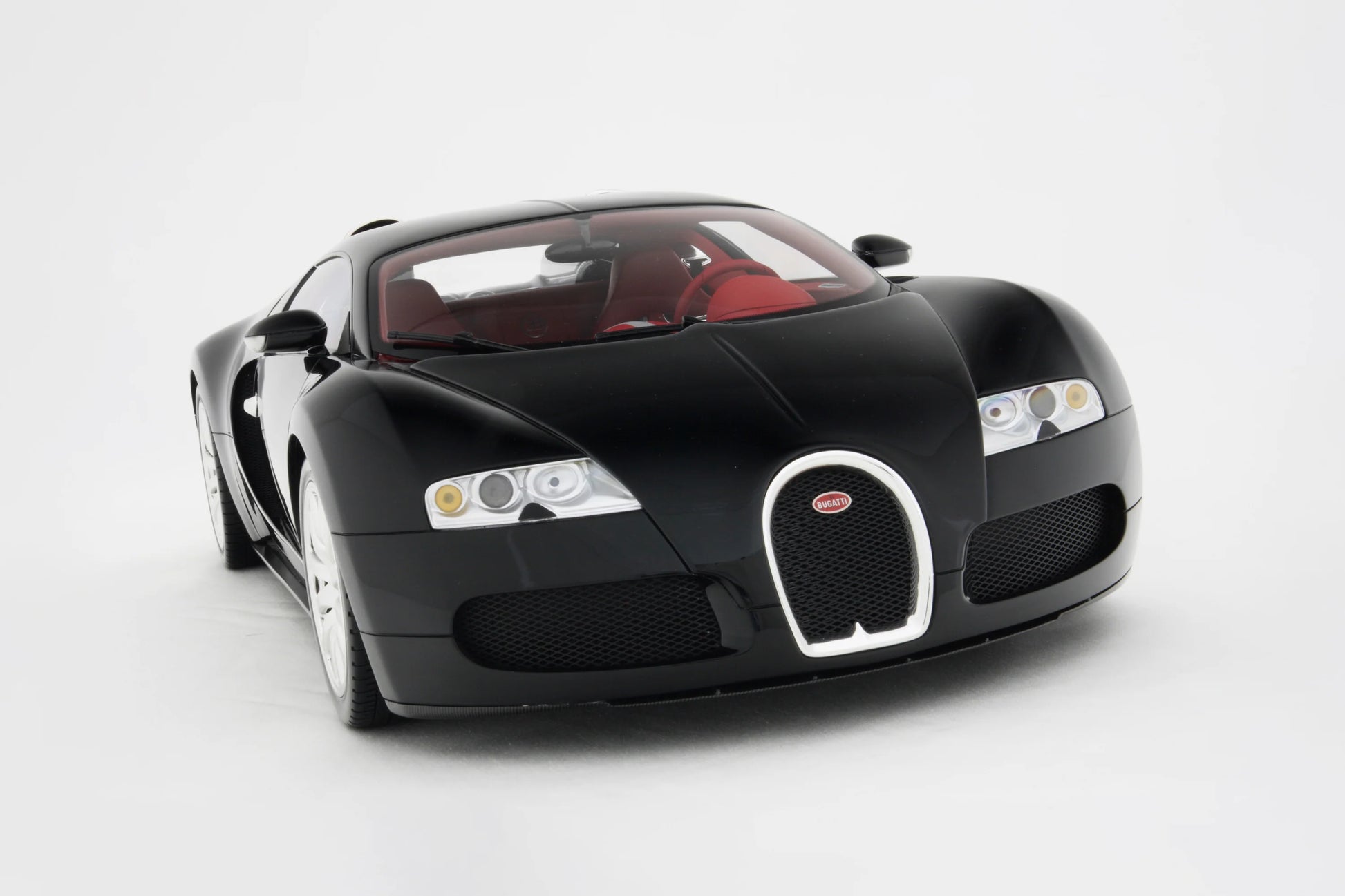 Amalgam Bugatti Veyron (2005) | Limited Edition 1:8 SCALE