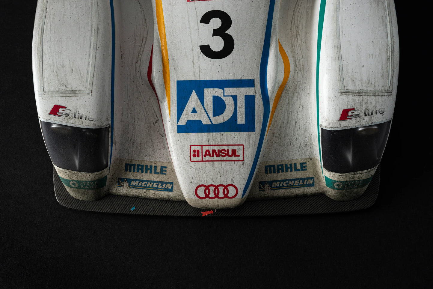 Amalgam Audi R8 - 2005 Le Mans Winner - Race Weathered 1:8 SCALE