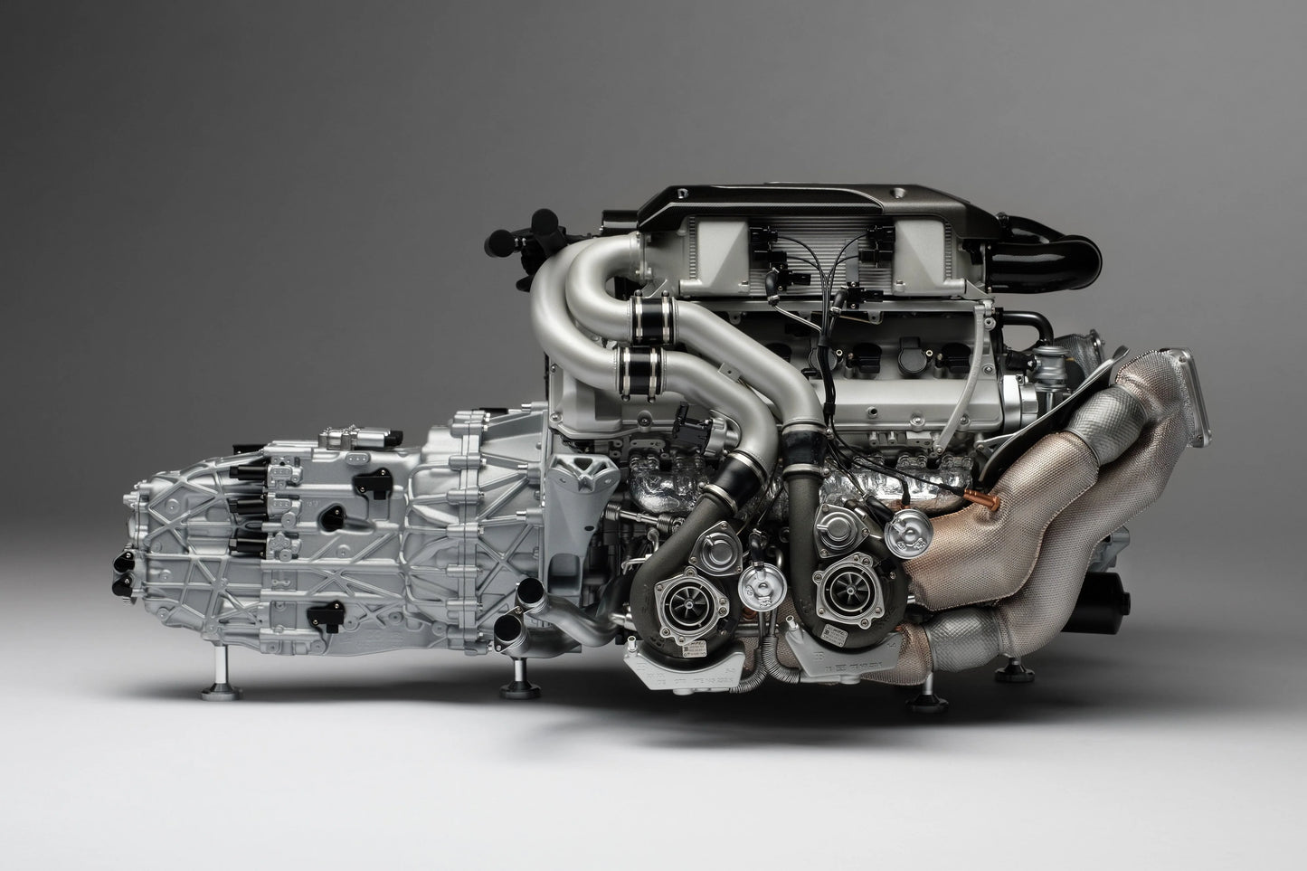 Amalgam (*shipping included*) Bugatti Chiron 8.0L W16 Engine and Gearbox 2016 1/4 SCALE