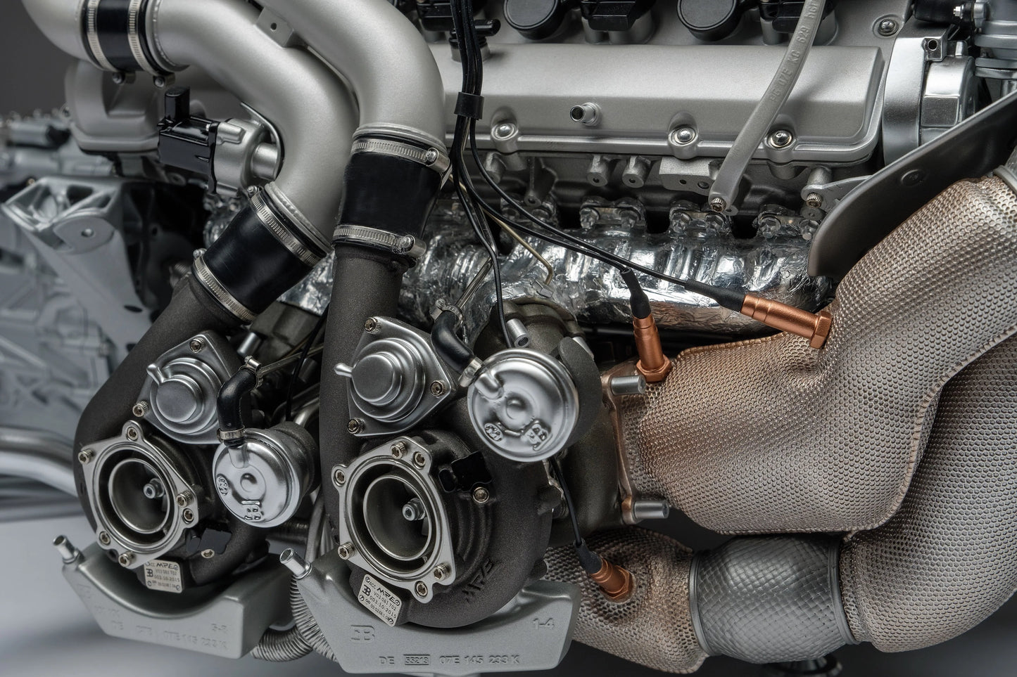 Amalgam (*shipping included*) Bugatti Chiron 8.0L W16 Engine and Gearbox 2016 1/4 SCALE