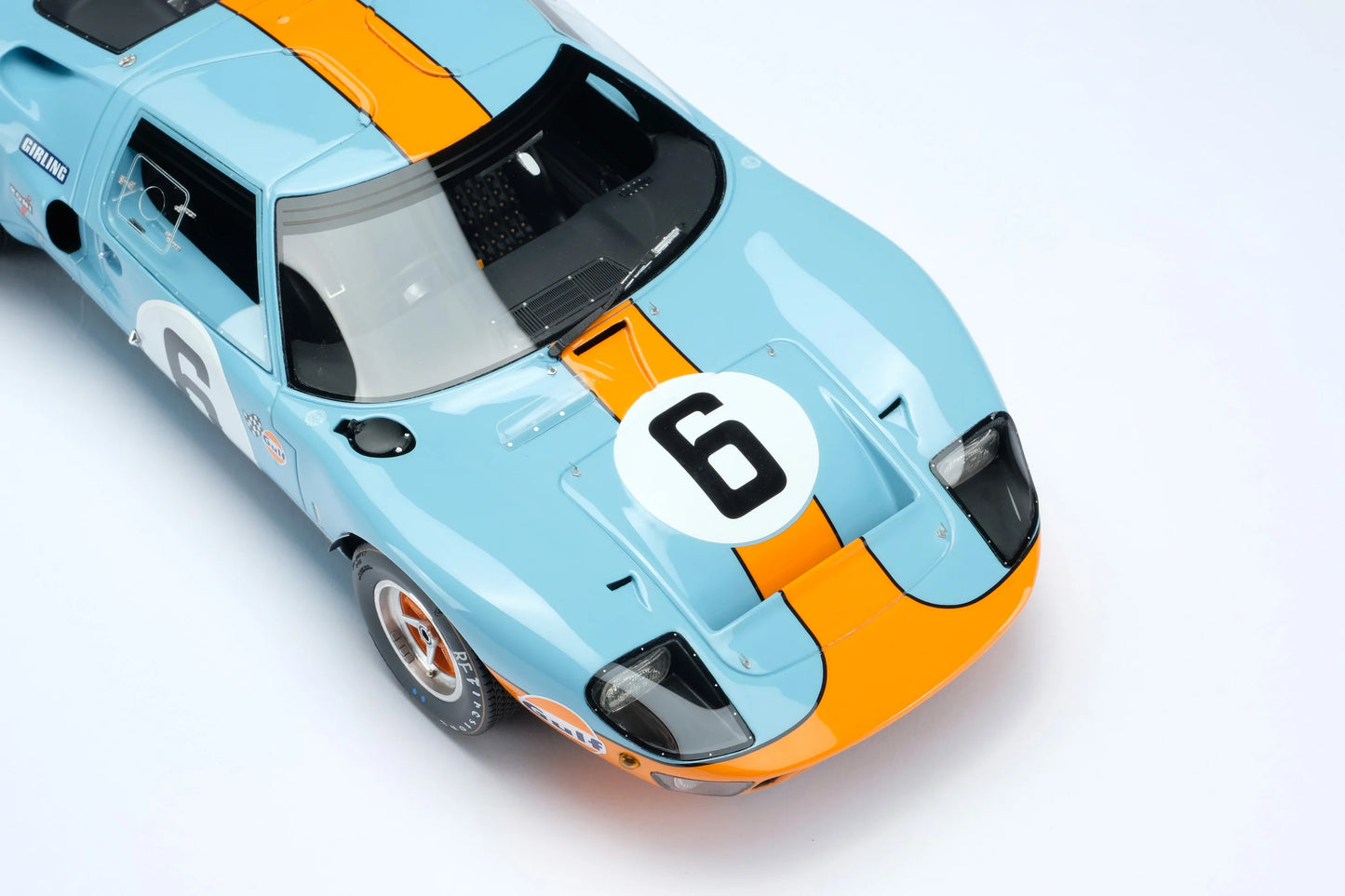 Amalgam Ford GT40 - 1969 Le Mans Winner 1:18 SCALE