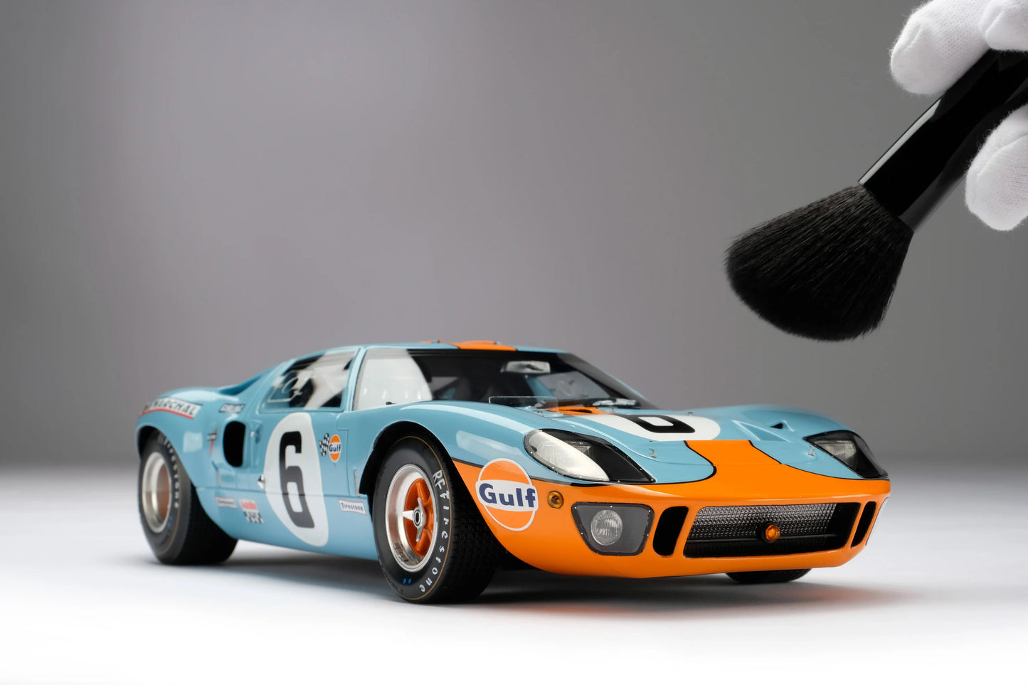 Amalgam Ford GT40 - 1969 Le Mans Winner 1:18 SCALE