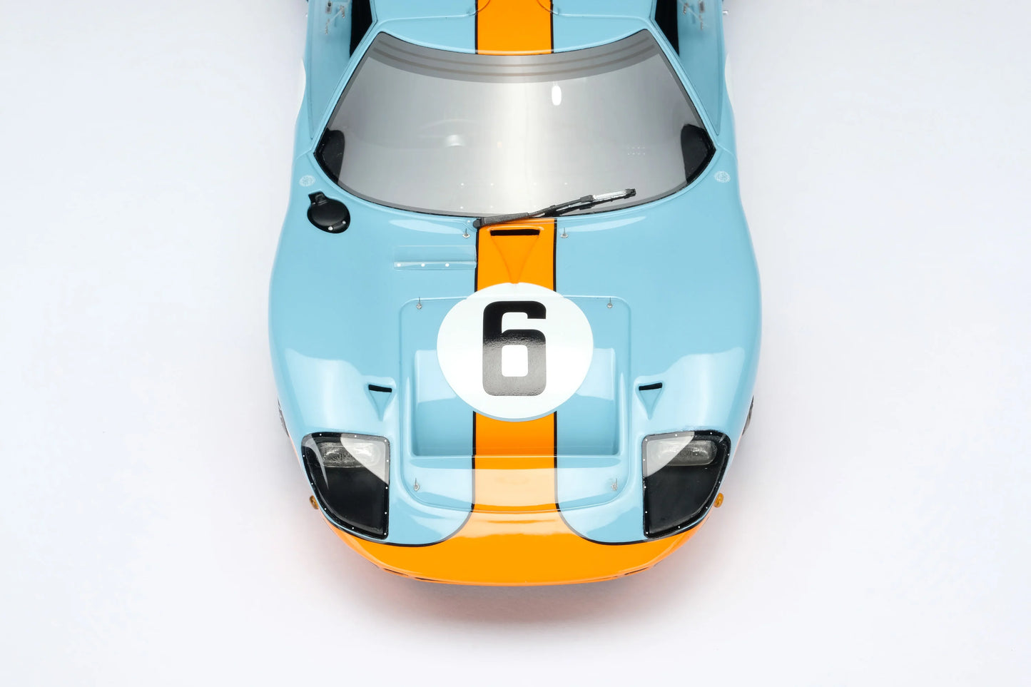 Amalgam Ford GT40 - 1969 Le Mans Winner 1:18 SCALE