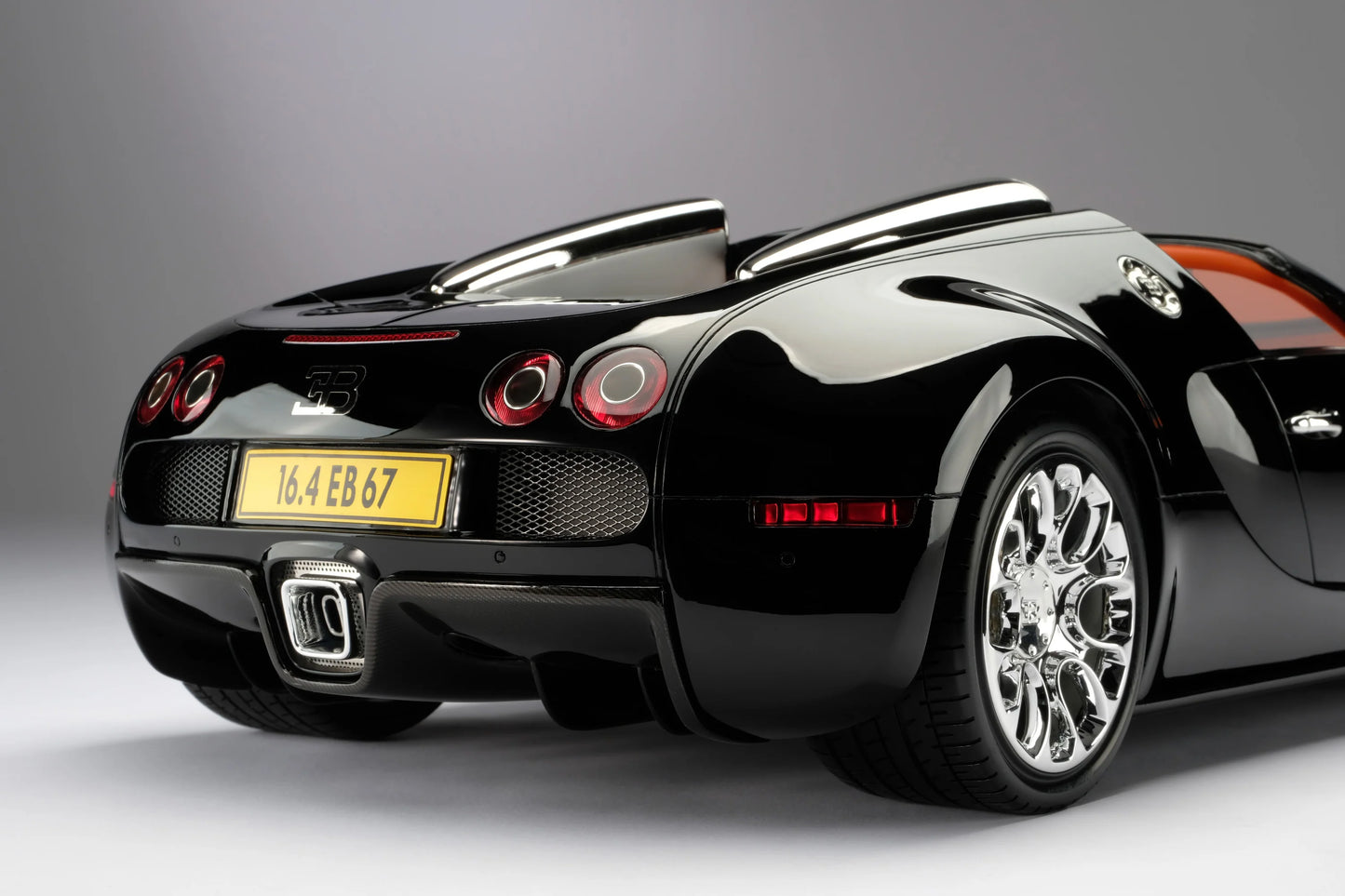 Amalgam Bugatti Veyron Grand Sport (2009) | Limited Edition in Black 1:8 SCALE