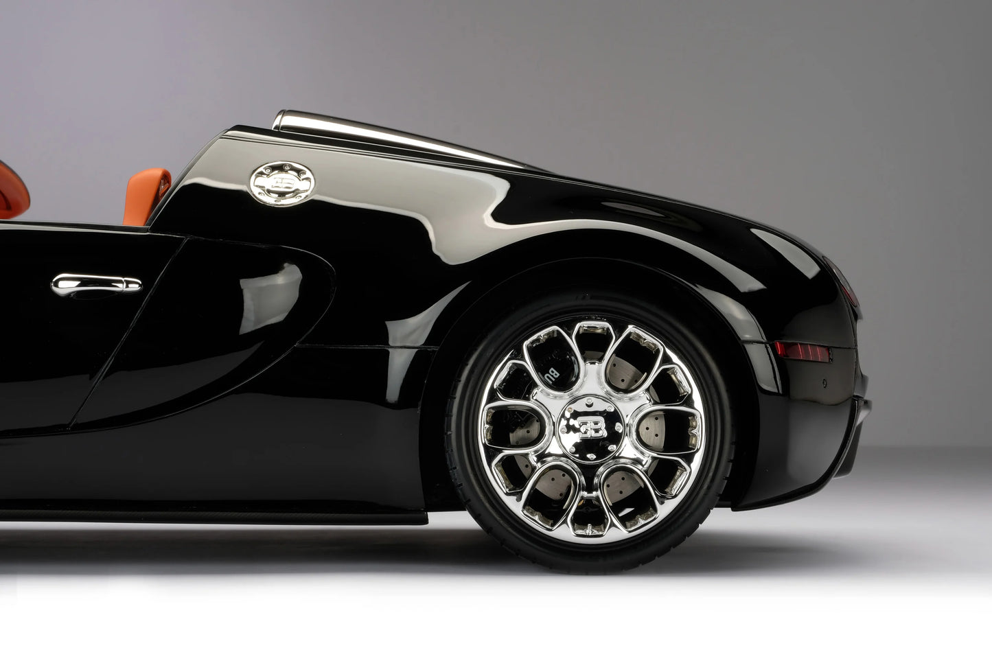 Amalgam Bugatti Veyron Grand Sport (2009) | Limited Edition in Black 1:8 SCALE