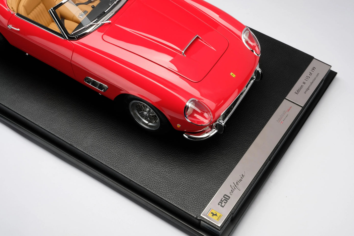 Amalgam Ferrari 250 GT California Spyder SWB (1960) | Limited Edition in Red 1:8