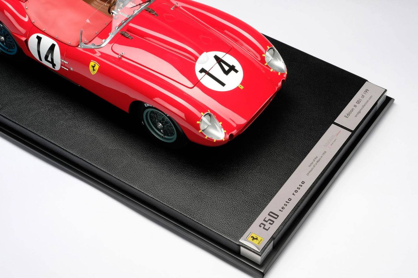 Amalgam Ferrari 250 TR - 1958 Le Mans Winner 1:8 SCALE