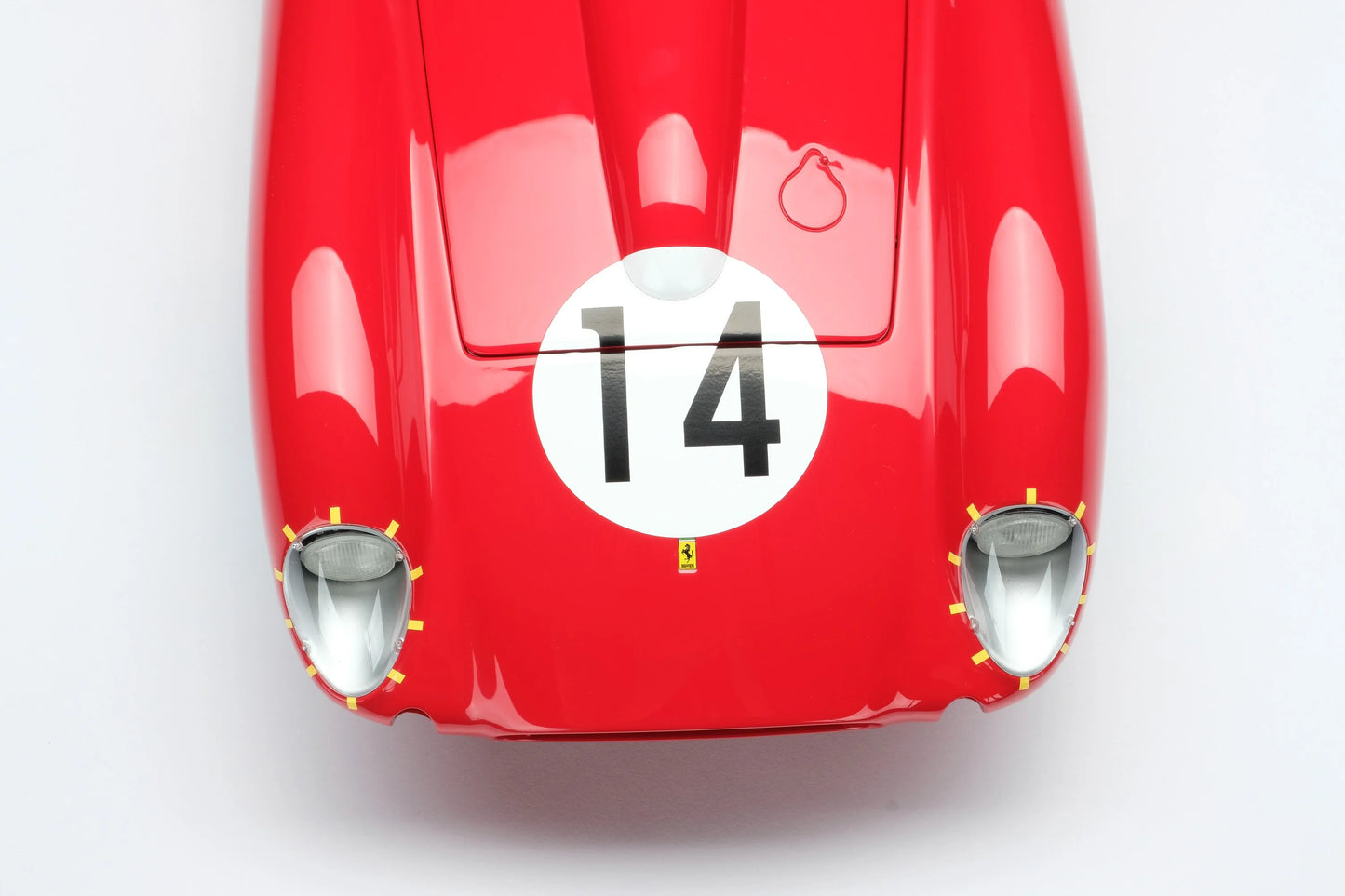 Amalgam Ferrari 250 TR - 1958 Le Mans Winner 1:8 SCALE