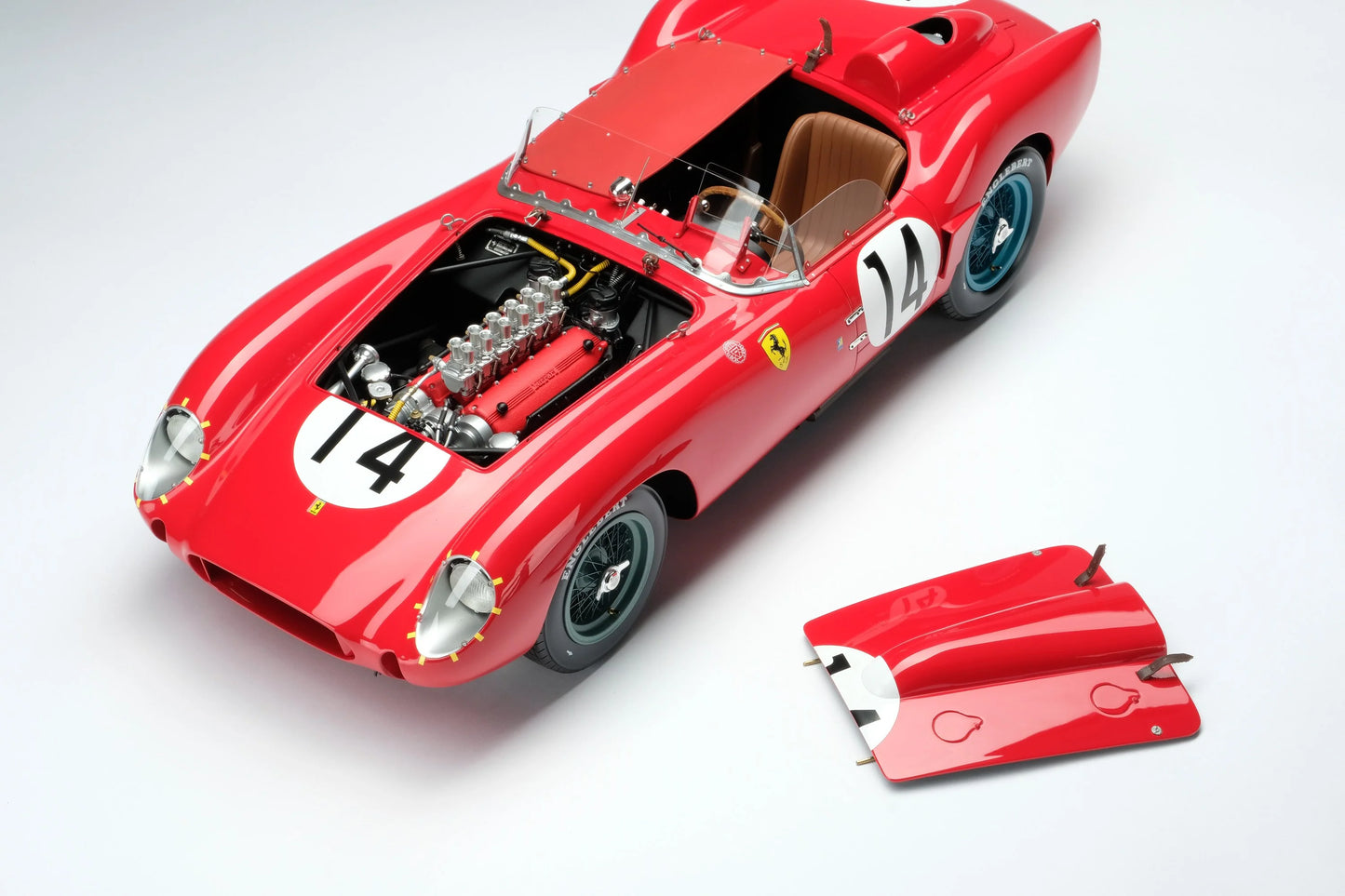 Amalgam Ferrari 250 TR - 1958 Le Mans Winner 1:8 SCALE