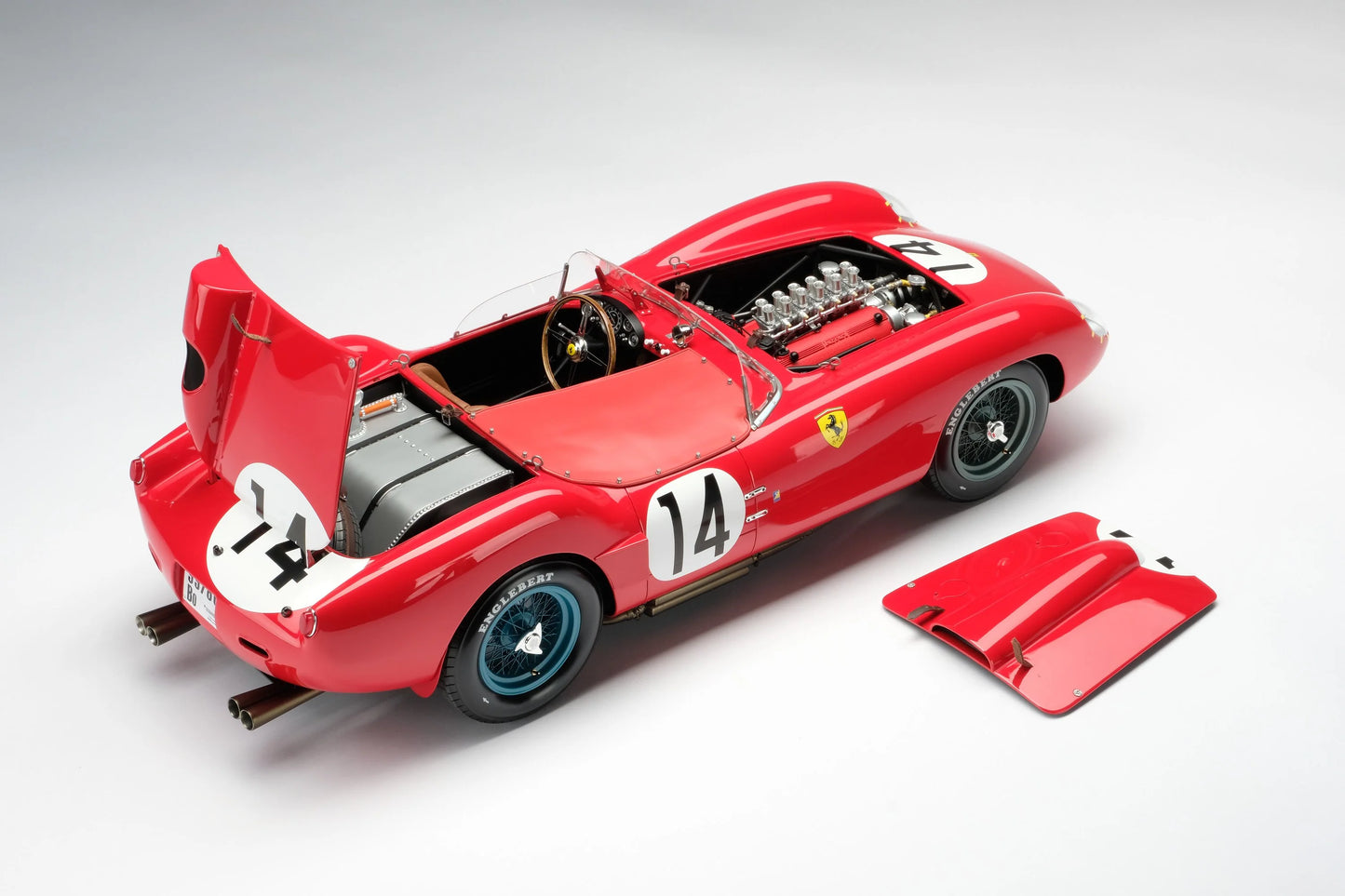 Amalgam Ferrari 250 TR - 1958 Le Mans Winner 1:8 SCALE