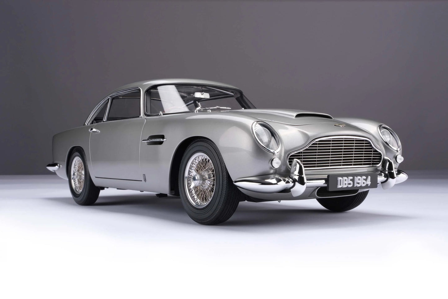 Amalgam Aston Martin DB5 Vantage (1964) | Limited Edition 1:8 SCALE