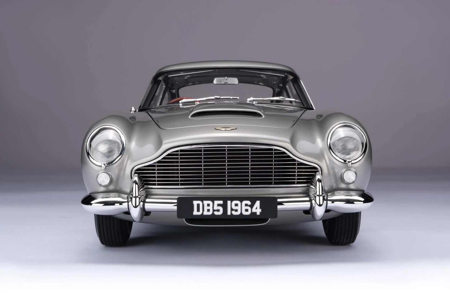 Amalgam Aston Martin DB5 Vantage (1964) | Limited Edition 1:8 SCALE