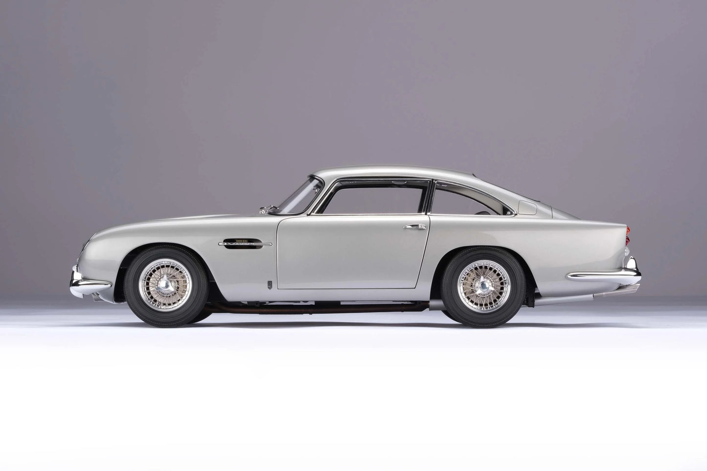 Amalgam Aston Martin DB5 Vantage (1964) | Limited Edition 1:8 SCALE