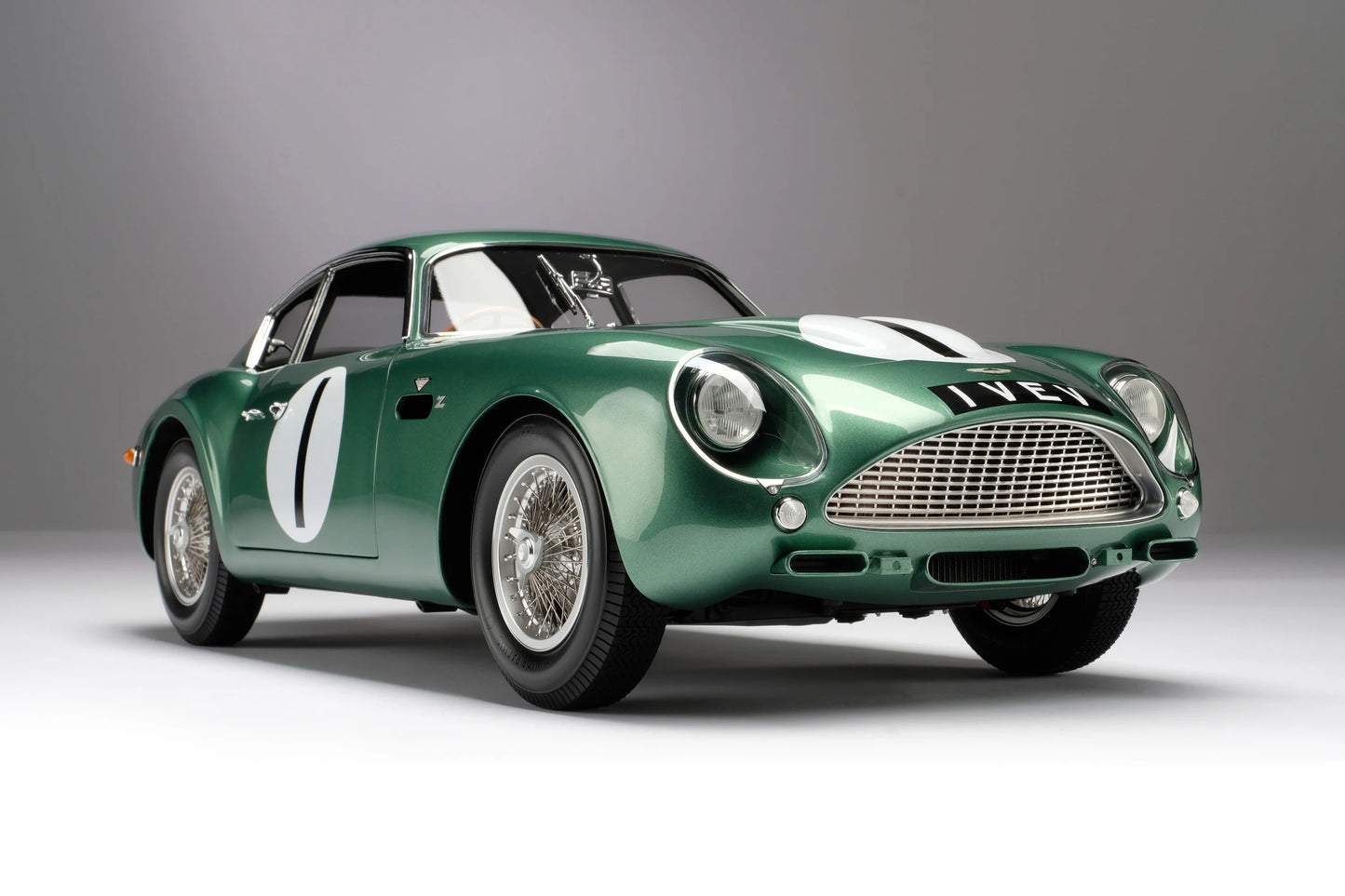 Amalgam Aston Martin DB4 GT Zagato - 1961 Goodwood TT - Salvadori | Limited Edition 1:8 SCALE