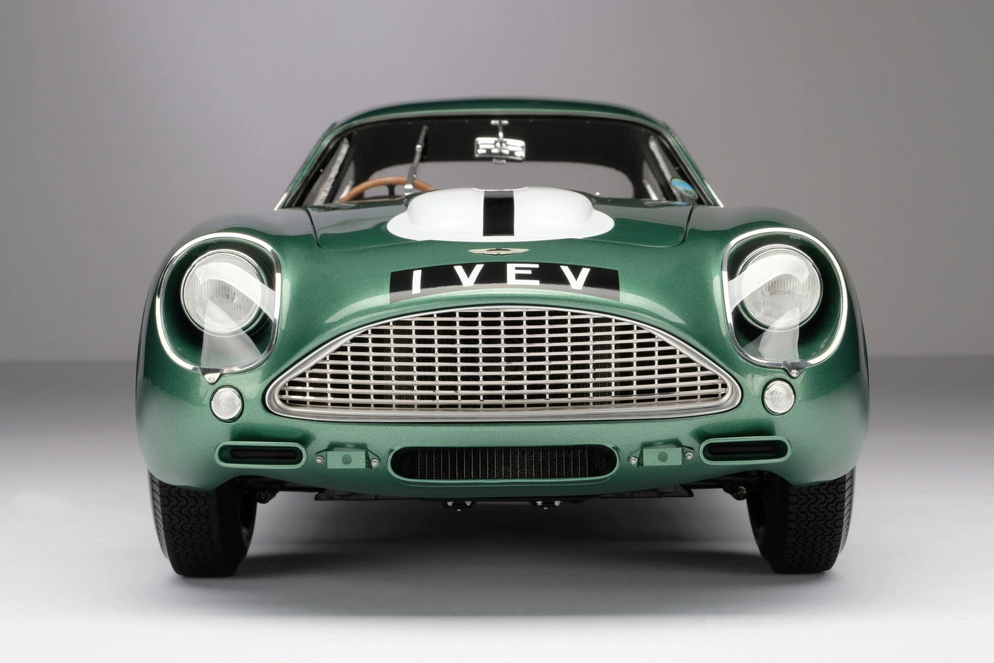 Amalgam Aston Martin DB4 GT Zagato - 1961 Goodwood TT - Salvadori | Limited Edition 1:8 SCALE