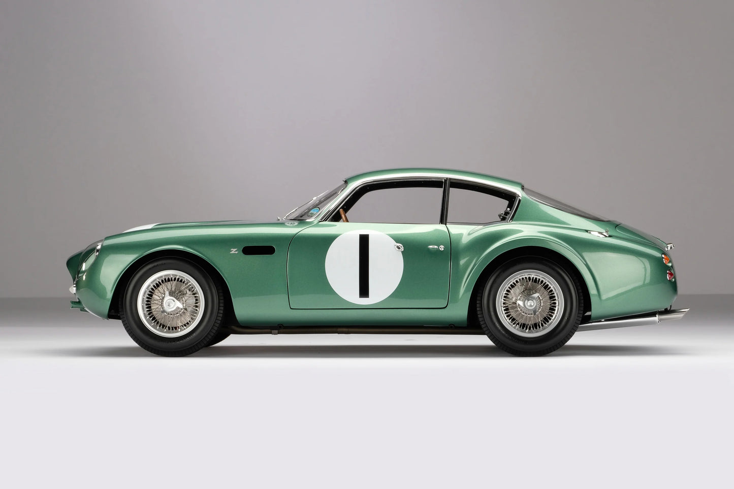 Amalgam Aston Martin DB4 GT Zagato - 1961 Goodwood TT - Salvadori | Limited Edition 1:8 SCALE