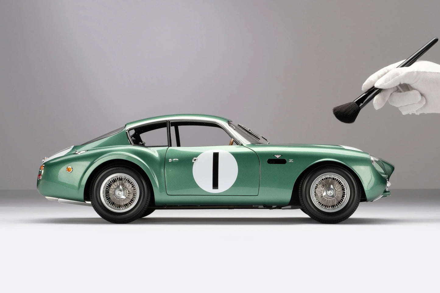 Amalgam Aston Martin DB4 GT Zagato - 1961 Goodwood TT - Salvadori | Limited Edition 1:8 SCALE