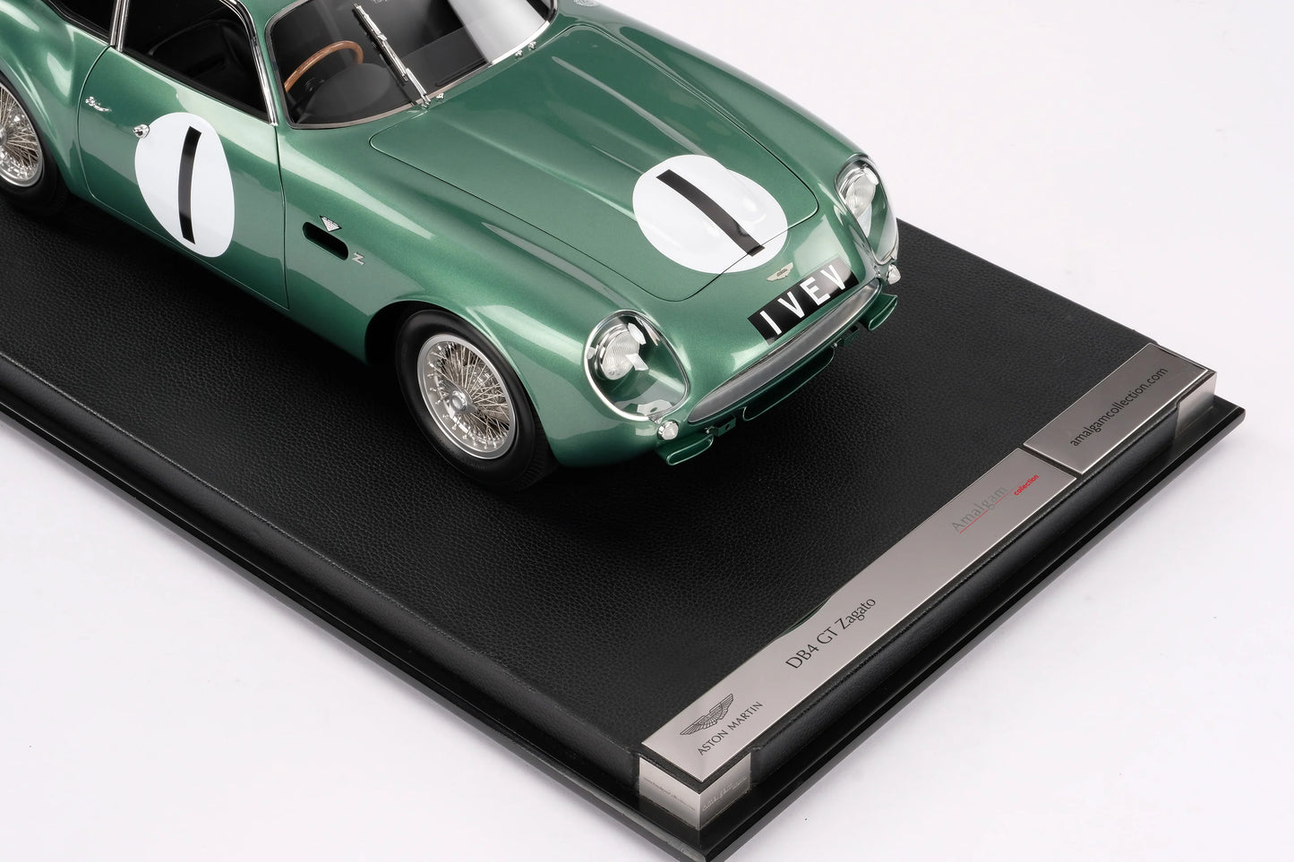 Amalgam Aston Martin DB4 GT Zagato - 1961 Goodwood TT - Salvadori | Limited Edition 1:8 SCALE