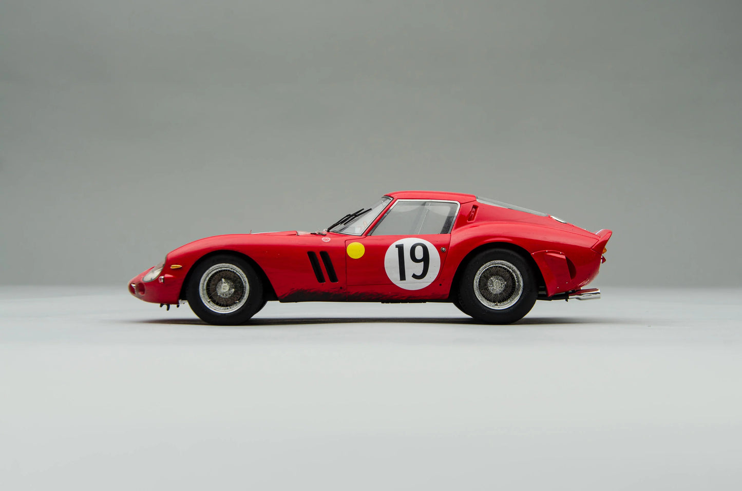 Amalgam Ferrari 250 GTO - 3705GT - 1962 Le Mans Class Winner - Race Weathered 1:18 SCALE