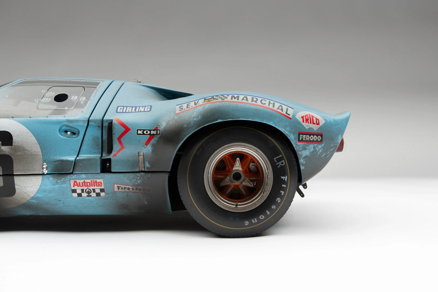 Amalgam Ford GT40 - 1969 Le Mans Winner - Race Weathered 1:8 SCALE