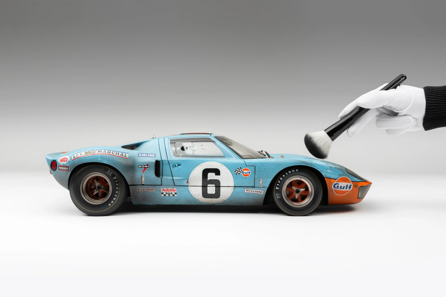 Amalgam Ford GT40 - 1969 Le Mans Winner - Race Weathered 1:8 SCALE