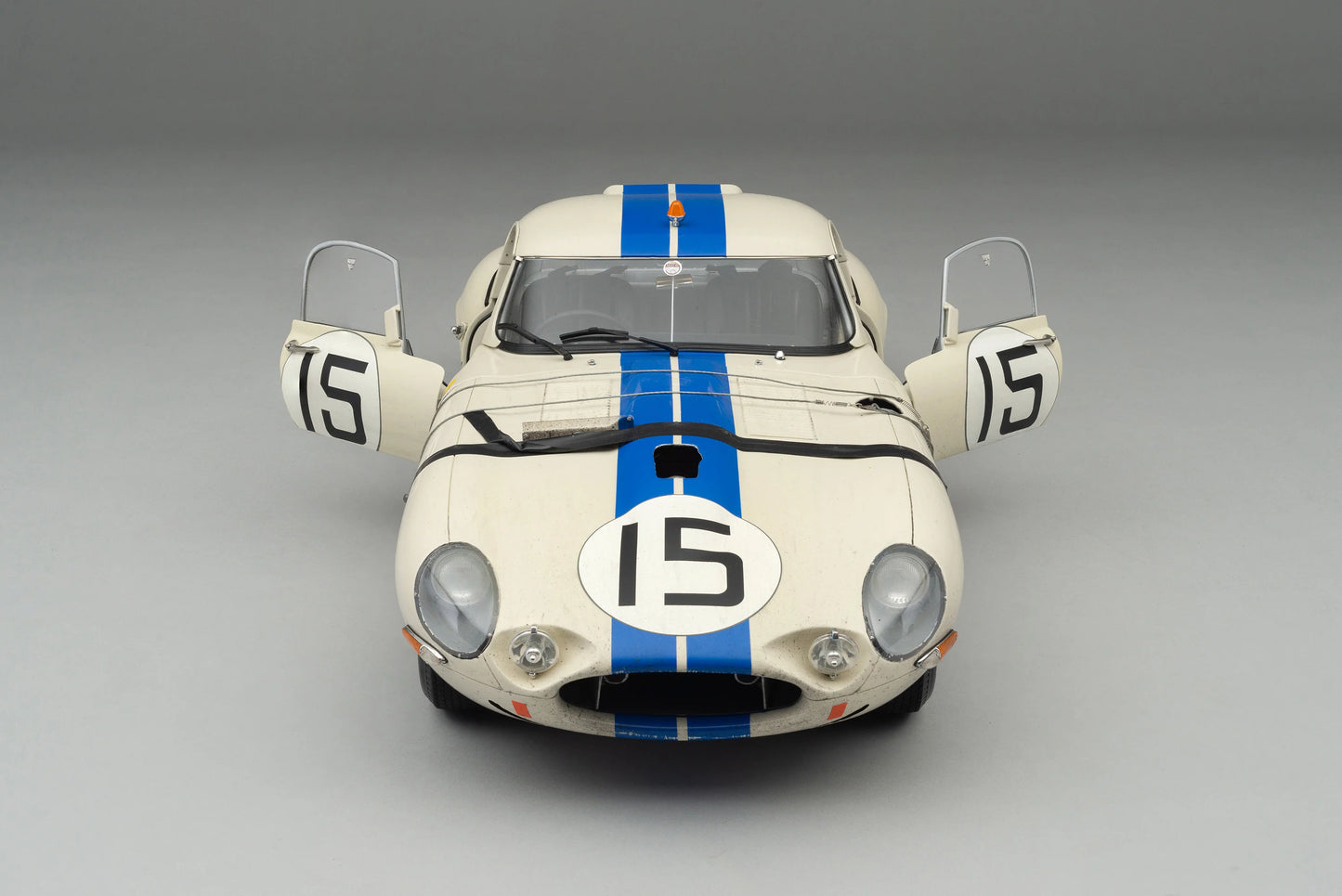 Amalgam Jaguar Lightweight E-type (LWE) - 1963 Le Mans - Race Weathered 1:8 SCALE