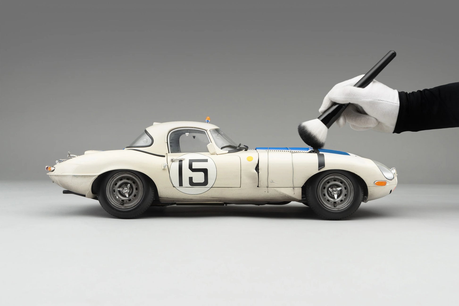 Amalgam Jaguar Lightweight E-type (LWE) - 1963 Le Mans - Race Weathered 1:8 SCALE