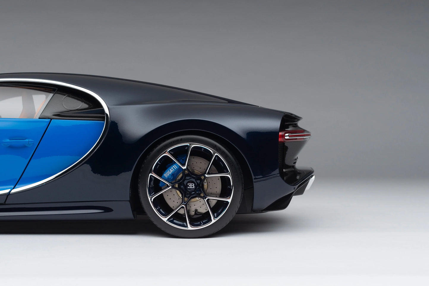 Amalgam (*shipping included*) Bugatti Chiron (2016) LE 1/8