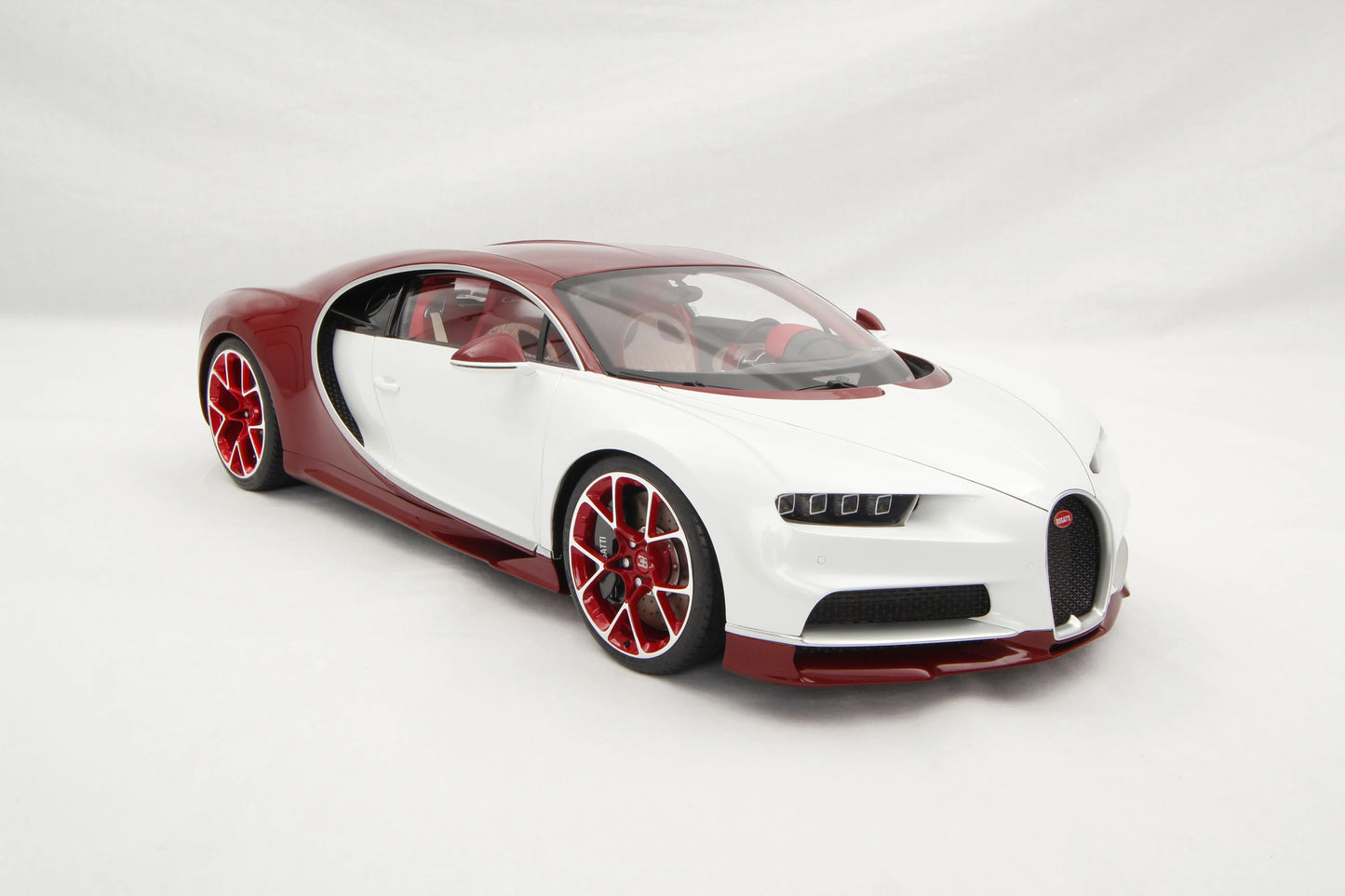 Amalgam Bugatti Chiron - Tailor Made 1:8 SCALE