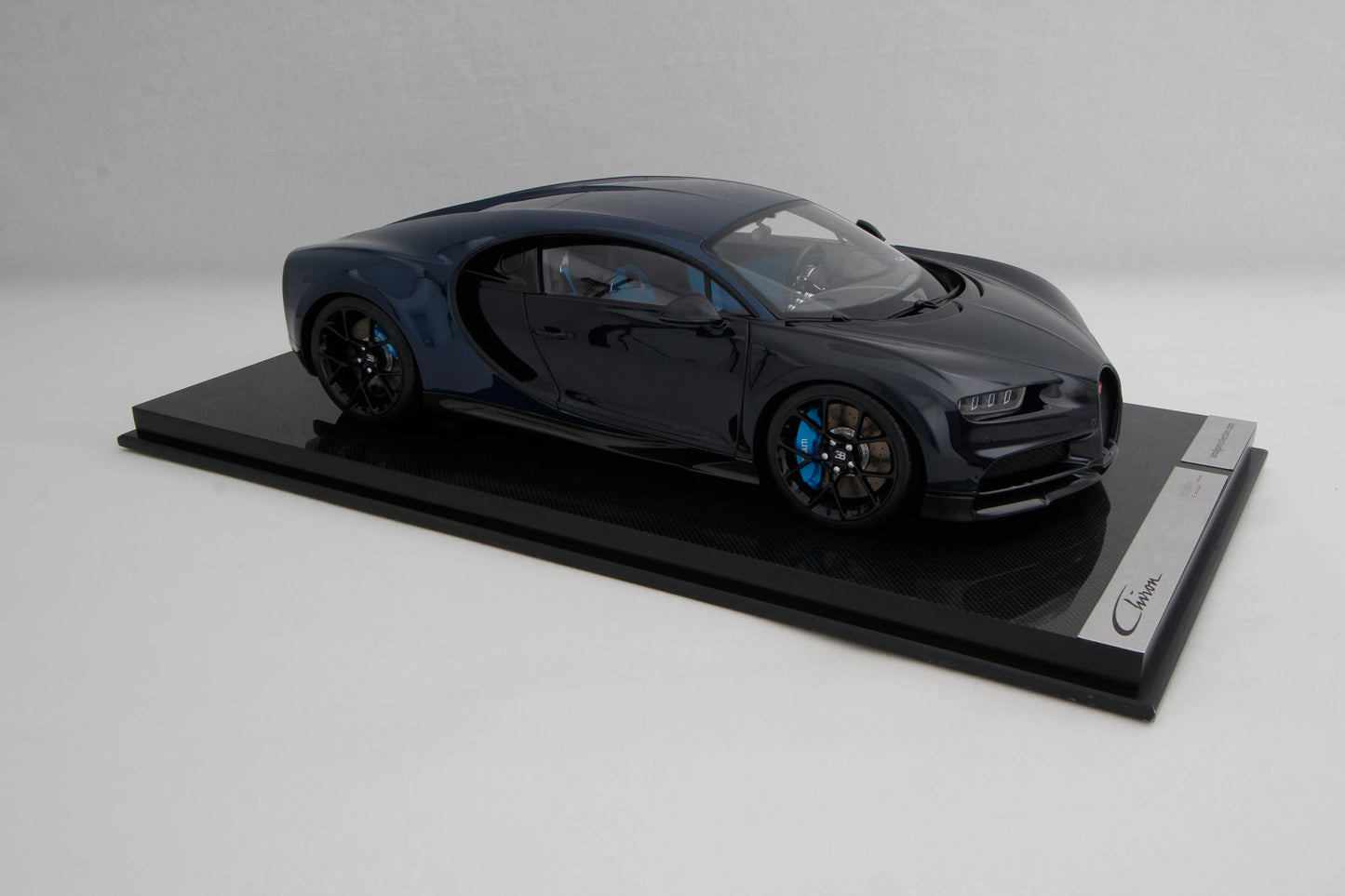 Amalgam Bugatti Chiron - Tailor Made 1:8 SCALE