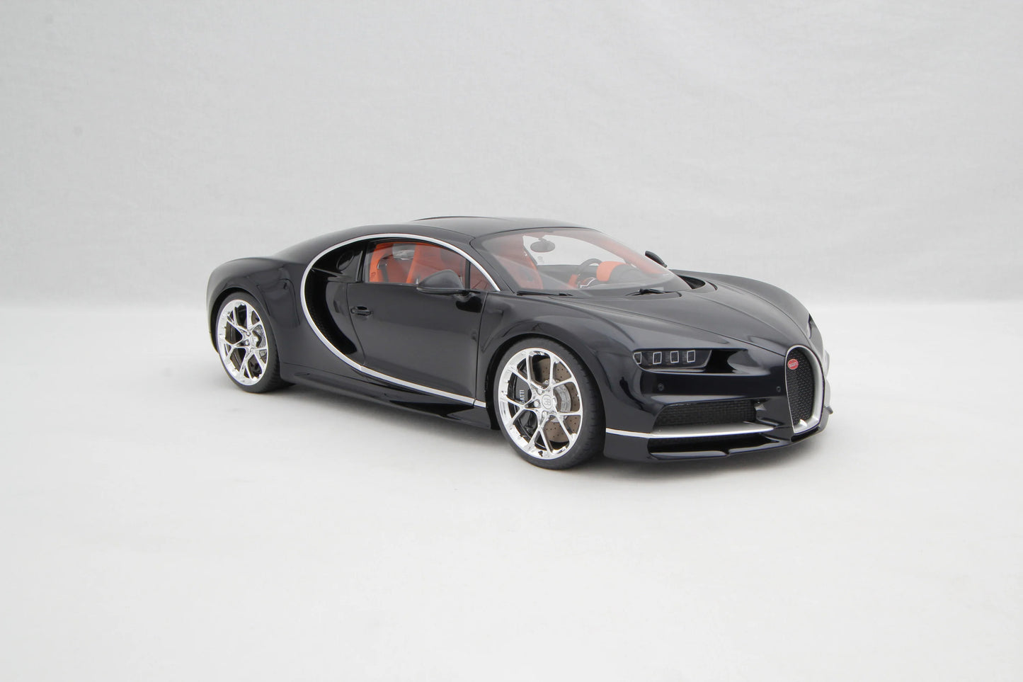 Amalgam Bugatti Chiron - Tailor Made 1:8 SCALE