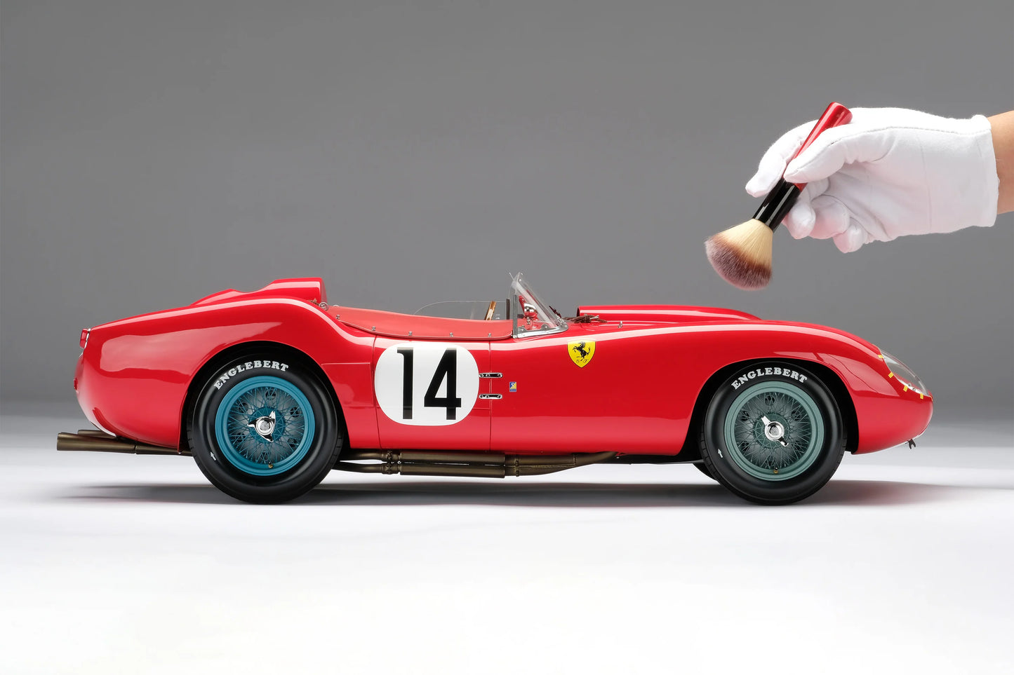 Amalgam Ferrari 250 TR - 1958 Le Mans Winner 1:8 SCALE