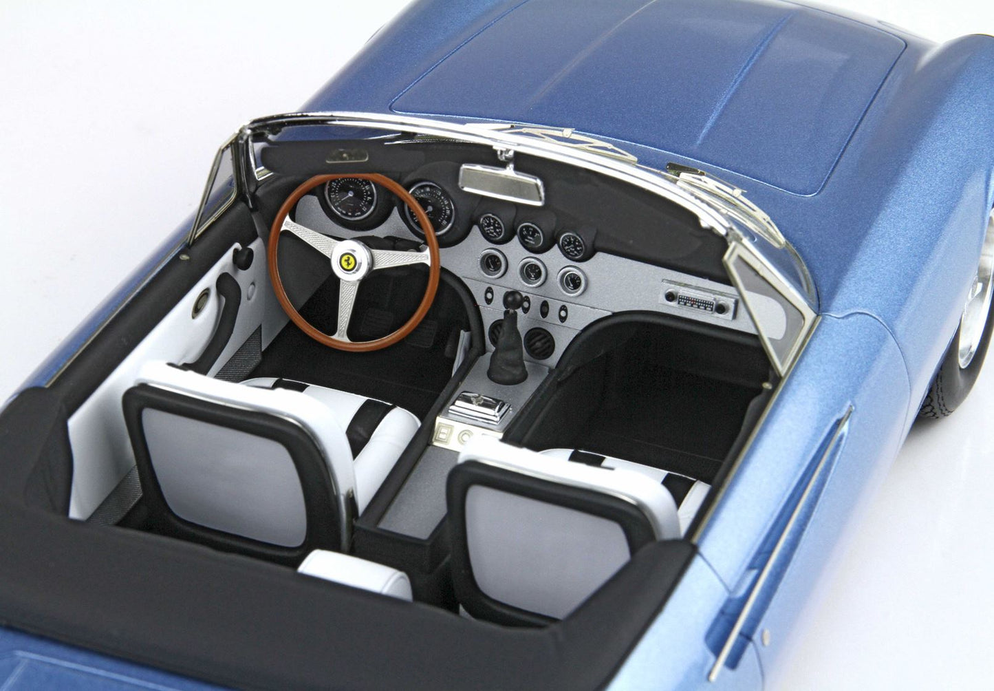 BBR Ferrari 365 California Geneve motor show 1966 s/n 08347 metallic light blue 1/43 BBR1814F