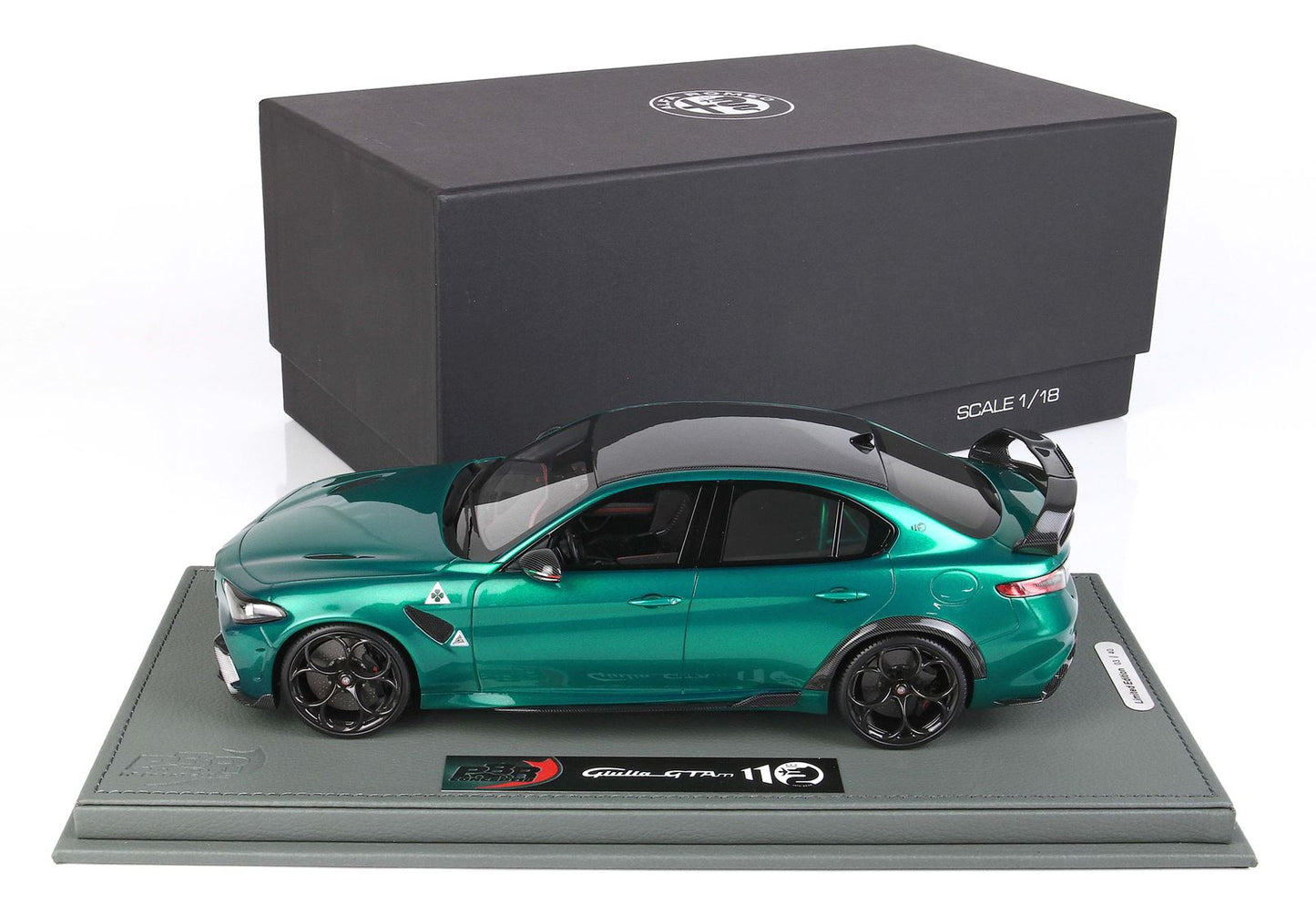 BBR Alfa Romeo Giulia GTAM Verde Montreal black seat belts black brakes 1/18 BBRC1852C-21B