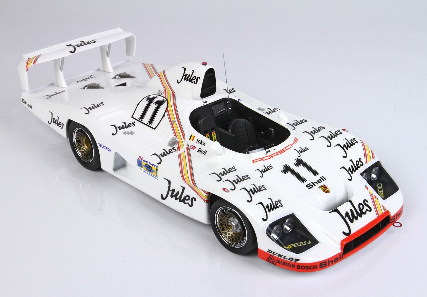 BBR Porsche 936/81 Turbo 24 H. Le Mans 1981 Bell- Ickx N° 11 winner red base 1/18 BBRC1853ST