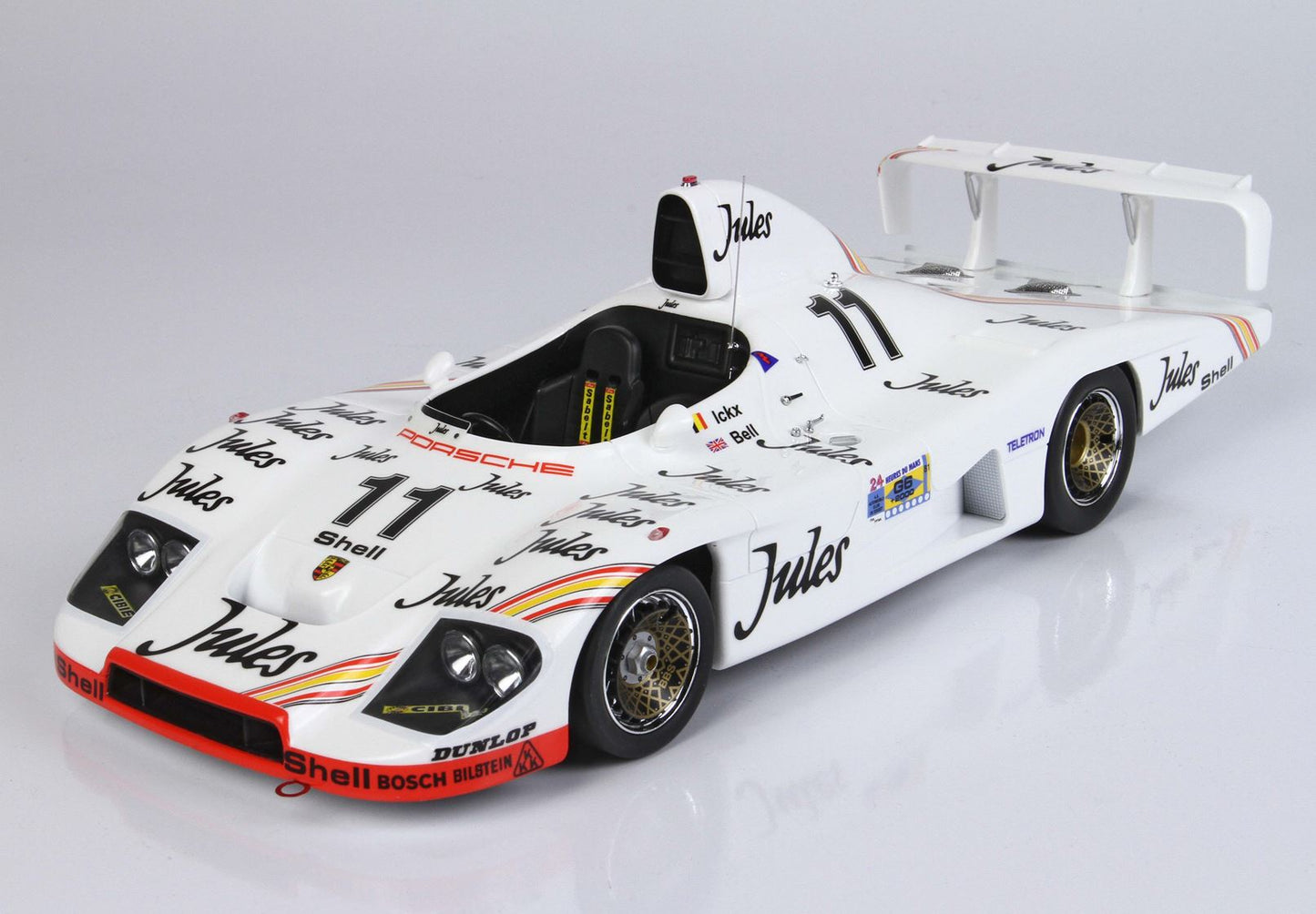 BBR Porsche 936/81 Turbo 24 H. Le Mans 1981 Bell- Ickx N° 11 winner red base 1/18 BBRC1853ST