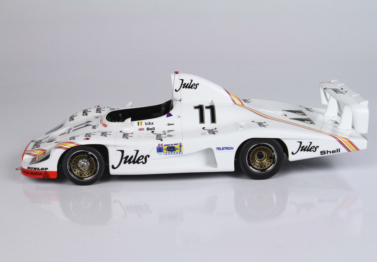 BBR Porsche 936/81 Turbo 24 H. Le Mans 1981 Bell- Ickx N° 11 winner red base 1/18 BBRC1853ST