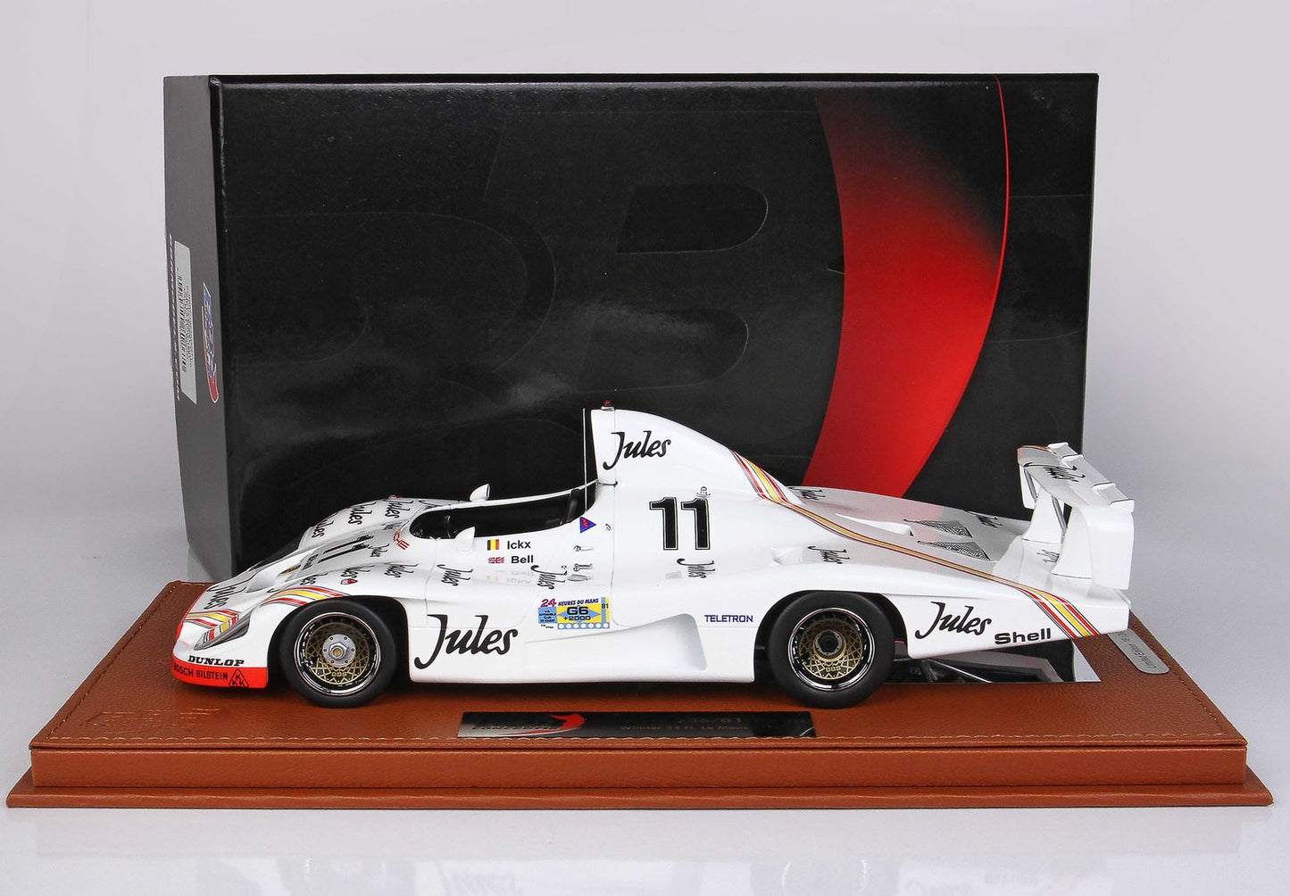 BBR Porsche 936/81 Turbo 24 H. Le Mans 1981 Bell- Ickx N° 11 winner red base 1/18 BBRC1853ST